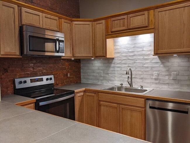 Photo - 7 Wallace Ave Unit 7 Wallace Ave. Apt.2