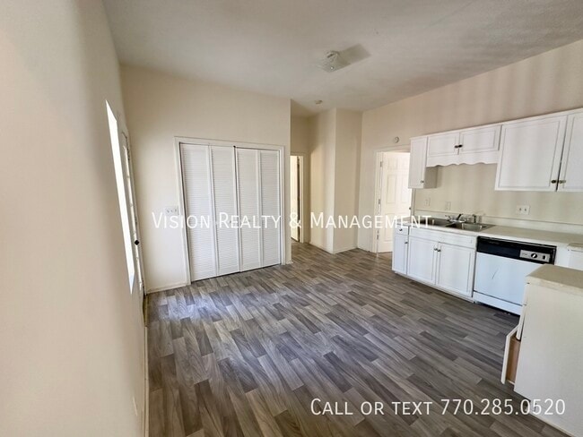 Photo - 909 Troup St