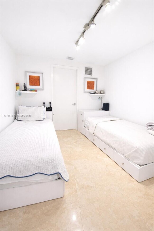 Photo - 18201 Collins Ave Unit 705