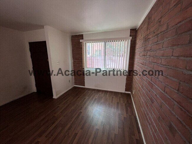 Photo - 2BD 2BA Duplex in Sam Hughes