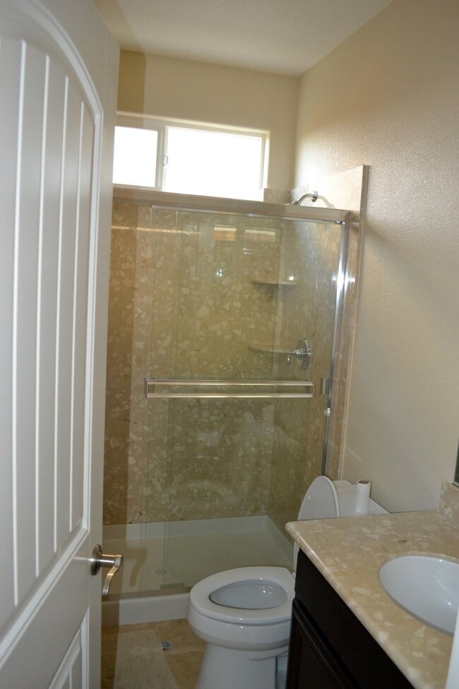 Photo - 2510 Amantea Way Unit In law  $1950