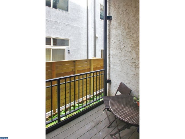 Photo - 6 S Strawberry St Unit 3