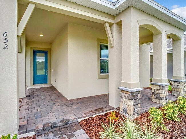 652 Kimber Ln