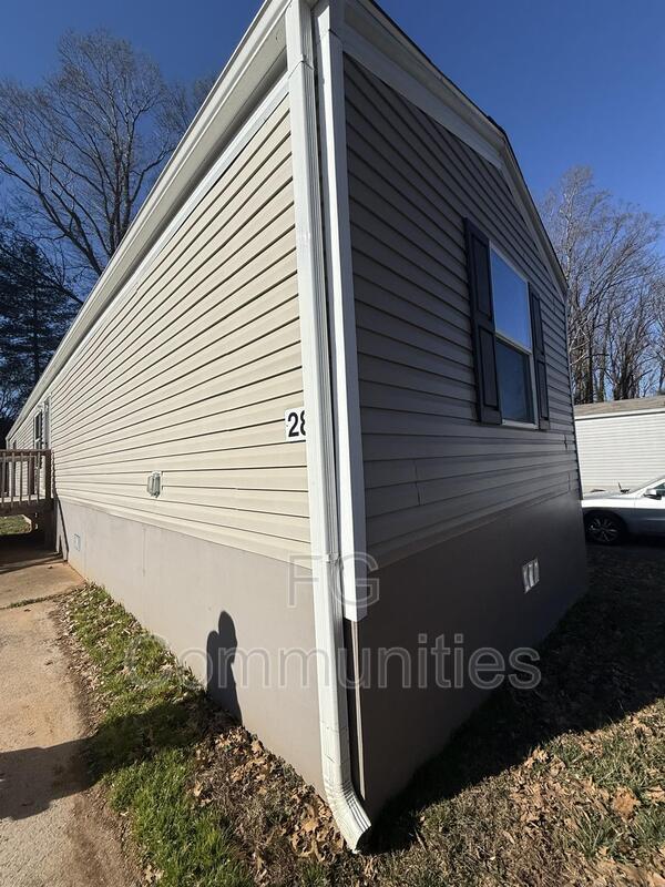 Building Photo - 3160 Dunn St