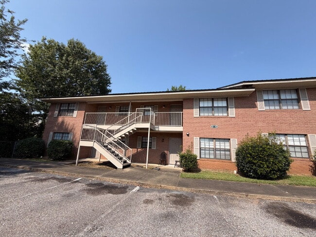 Building Photo - 1133 Fortner St Unit Apt B8