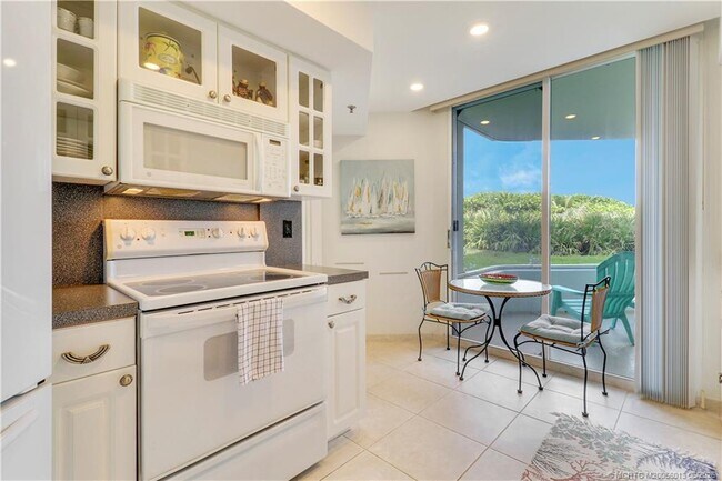 Photo - 9600 S Ocean Dr Unidad 101