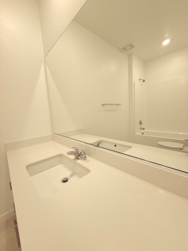 Photo - 2583 Cloudview Privado