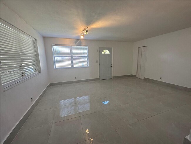 Photo - 209 SW 5th St