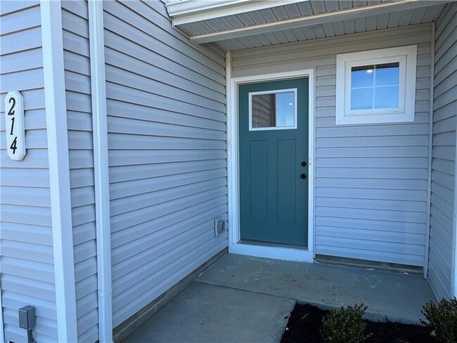 Photo - 214 Smith Ln