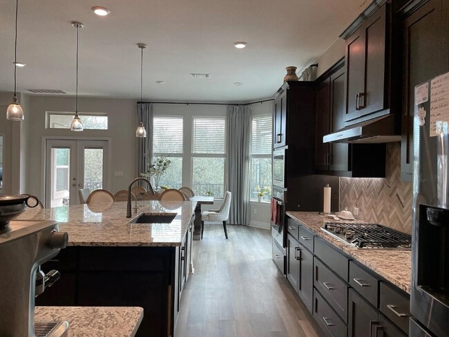 Photo - 412 Fair Oaks Dr