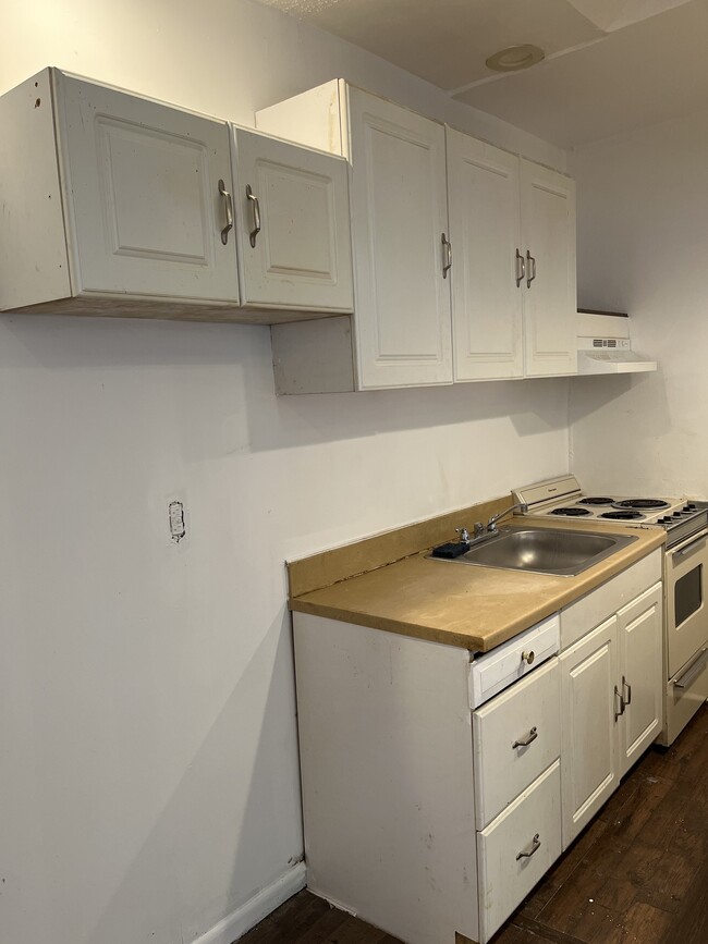 Photo - 4944 N Broad St Unit 2F