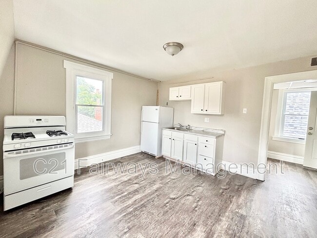 Photo - 352 2nd St
