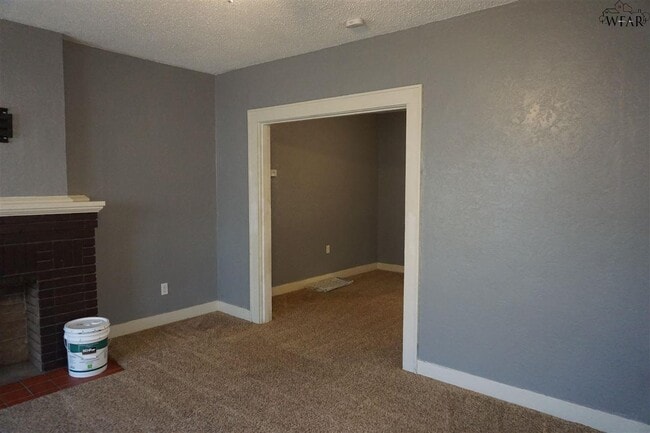 Photo - 2173 Ave J