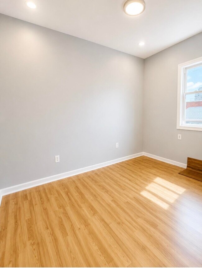 Photo - 580 Summit Ave