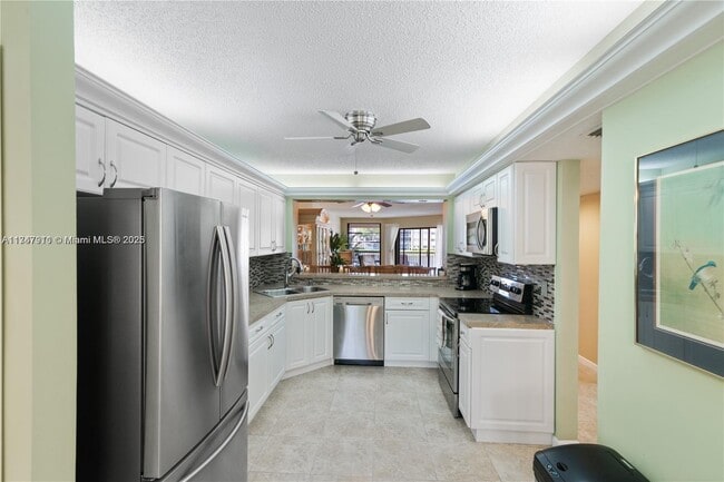 Photo - 7338 Fairfax Dr Unit 203