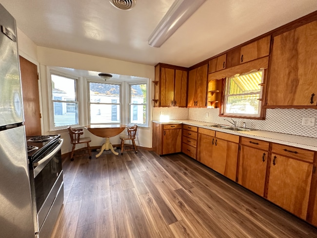 Photo - 430 Stadium Dr