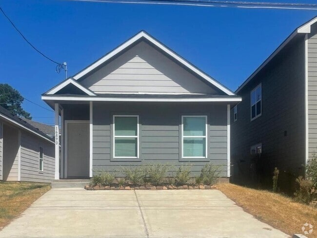 Building Photo - 16890 Glenheath St Rental