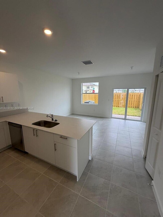 Photo - 2643 SE 27th St