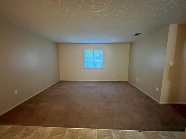 Photo - 1100 E 56th St