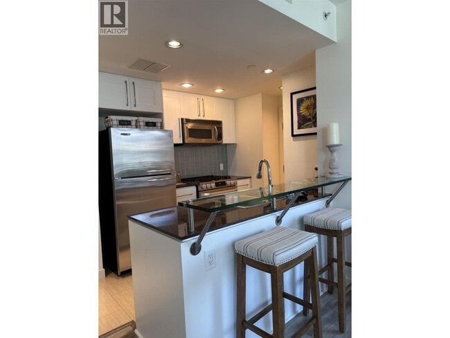 633 Kinghorne Mews Unit 906