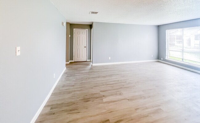 Photo - 200 Uhland Rd Unit 4