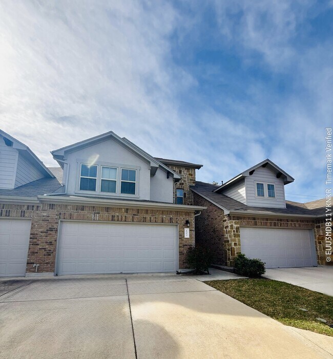 Building Photo - 2304 S Lakeline Blvd