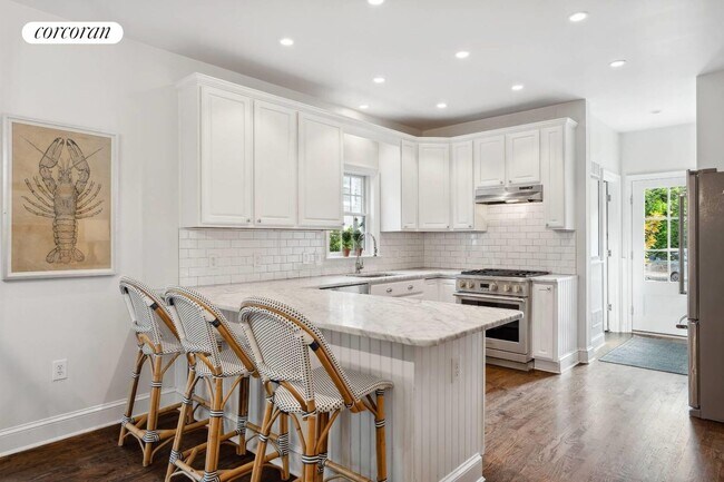 Photo - 328 Noyack Rd