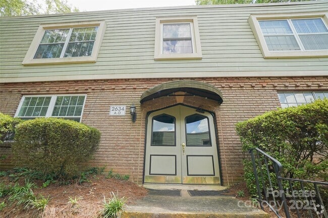 Building Photo - 2634 Park Rd Unit B Rental