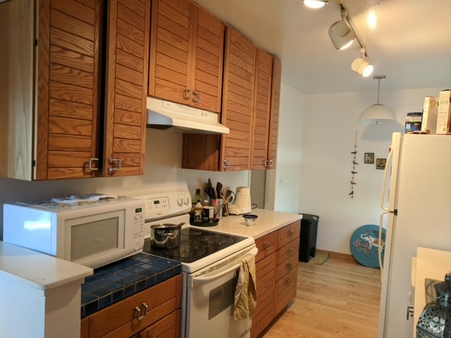 Building Photo - 902 Beach Park Blvd Rental