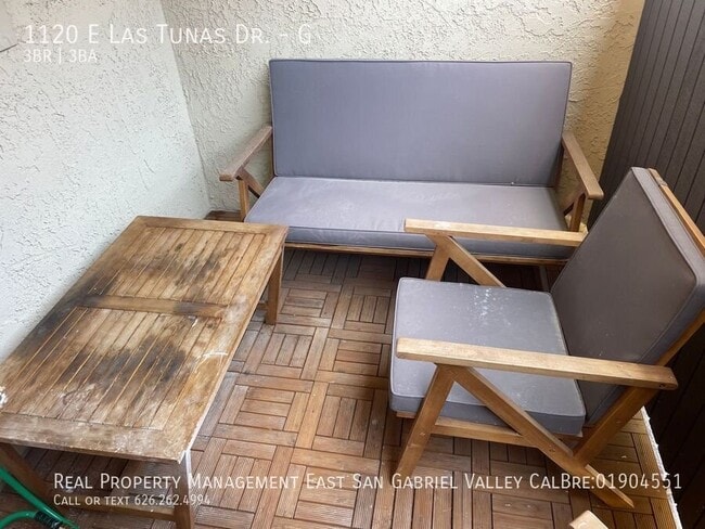 1120 E Las Tunas Dr