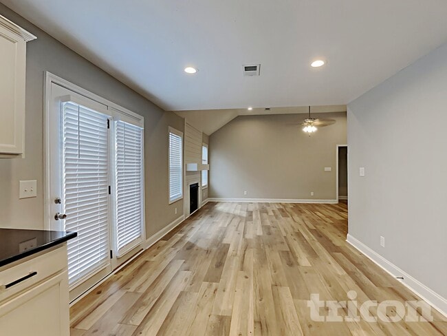 Photo - 1063 Spicer Dr