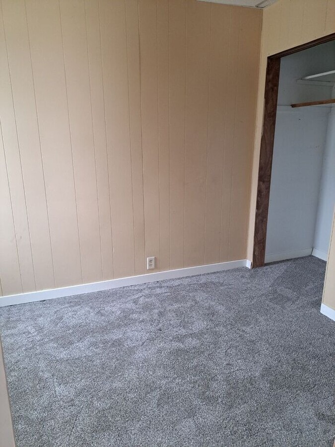 Small but cozy, 1bed unit available in Cr... Rental House Rental in