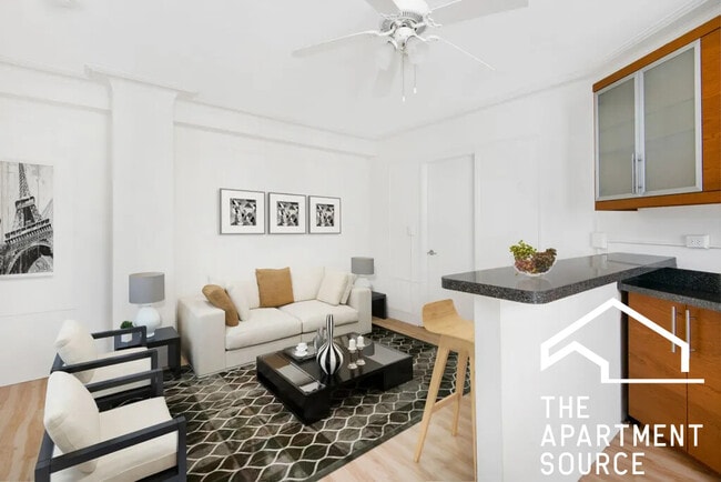 Photo - 2756 N Pine Grove Ave Unit 1008