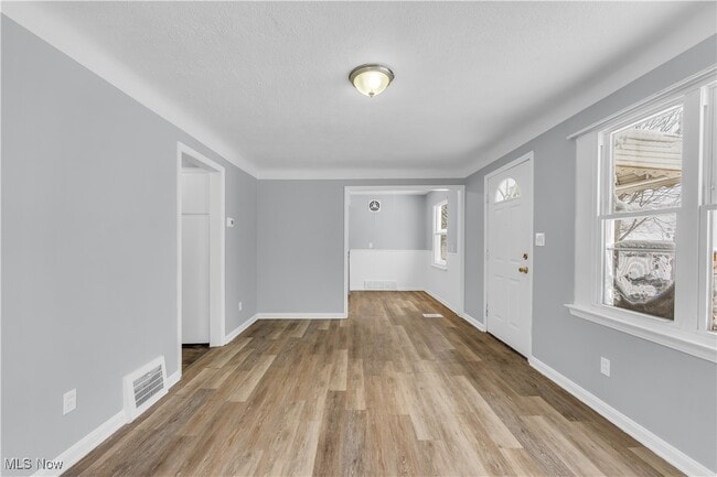 Photo - 15304 Benhoff Dr