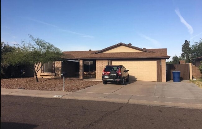 Building Photo - 3907 S Mitchell Dr Rental