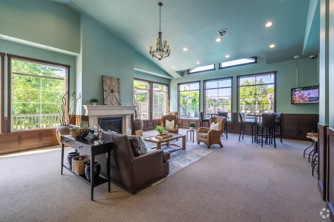 Casa club - Willow Tree Grove