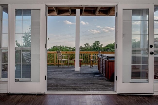 Photo - 1306 Arronimink Cir