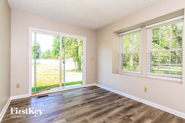 Photo - 2320 Firth St