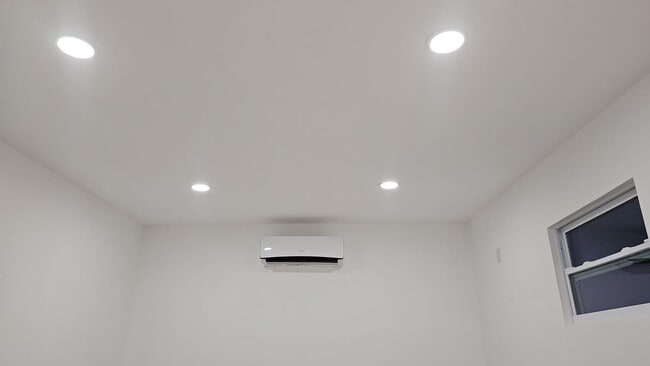 Photo - 1111 N 63rd Ave