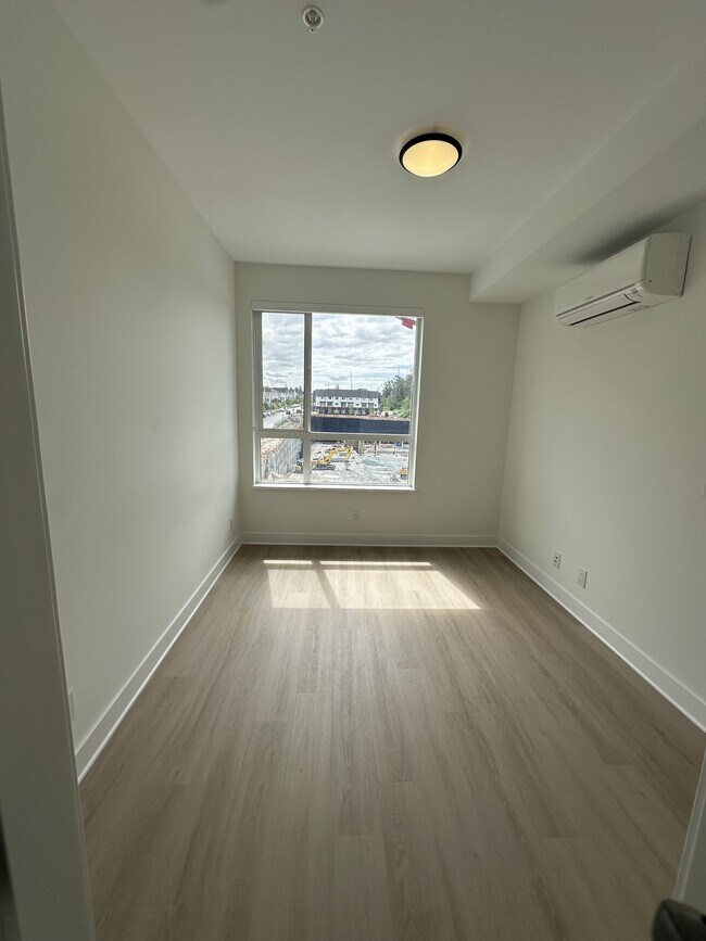 Photo - 20144-20186 86 Ave