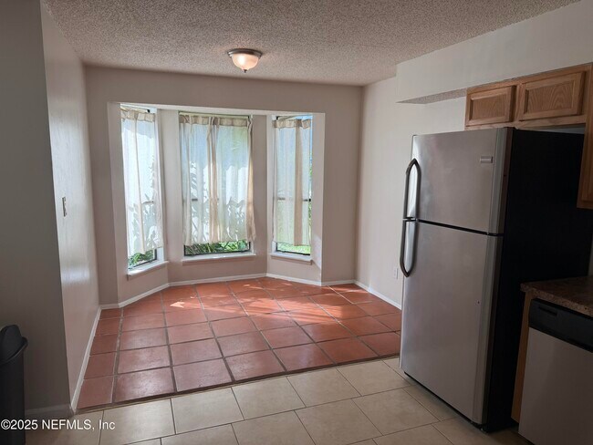 Photo - 1335 Violet St