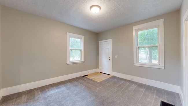 Photo - 2967 W 38th St