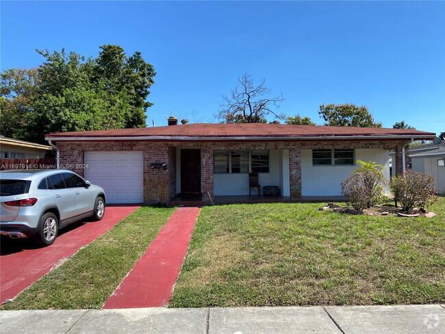 Building Photo - 220 NW 33rd Terrace Rental