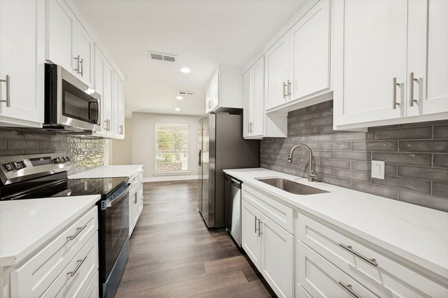 Building Photo - 1200-1202 N OConner Road Unit 1200
