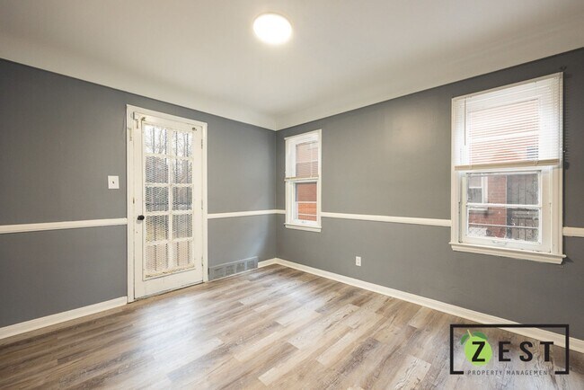 Photo - 4610 Chatsworth St