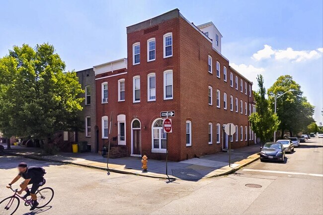 Photo - 1 E Randall St