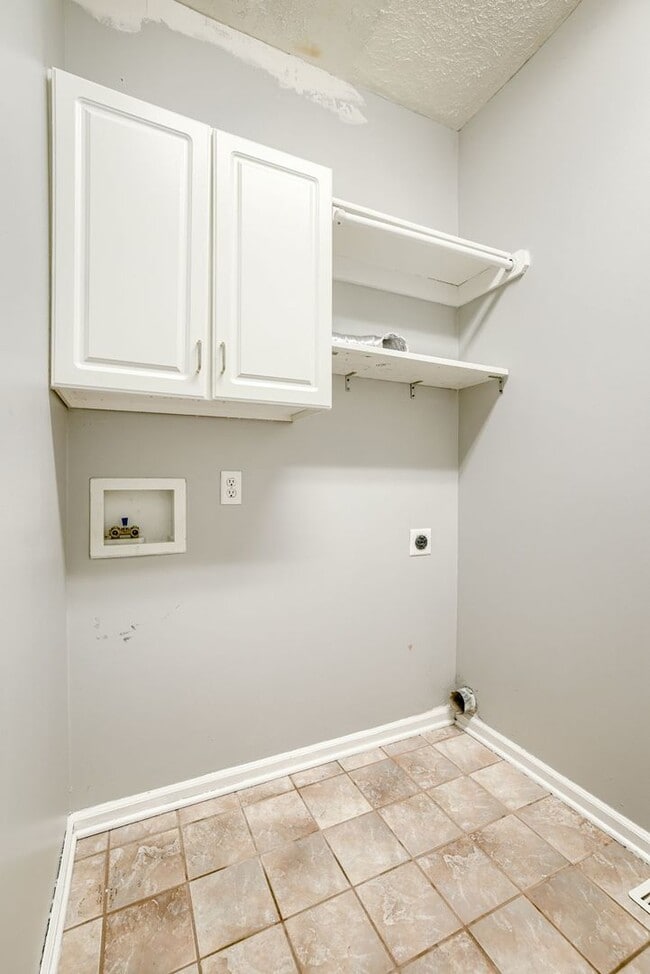 Photo - Beautiful 4 Bedroom In Rose Garden Estates!!