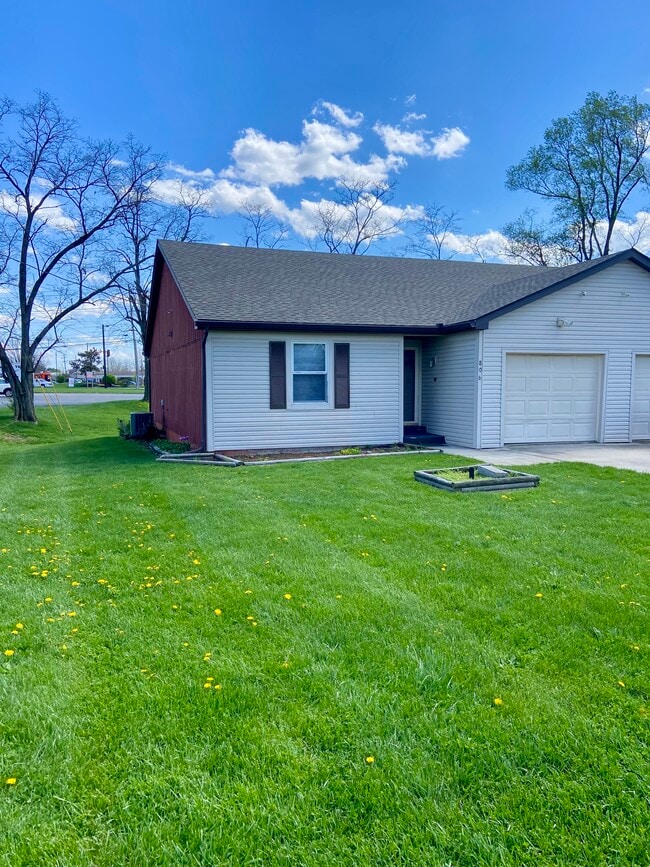 Building Photo - 806 Trustway Ct Unit 806