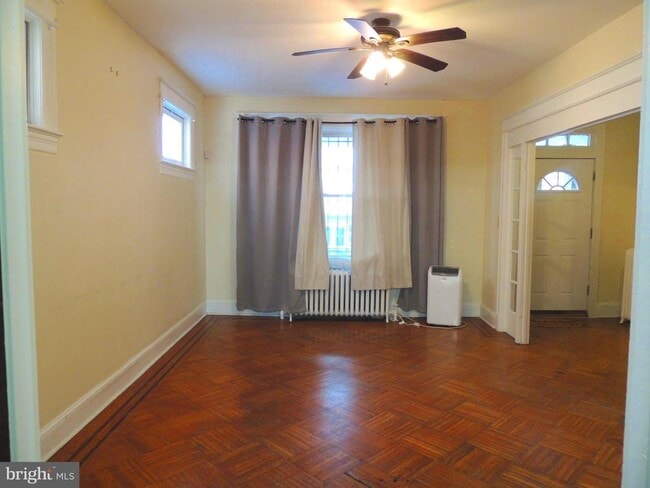 Photo - 1465 Girard St NW