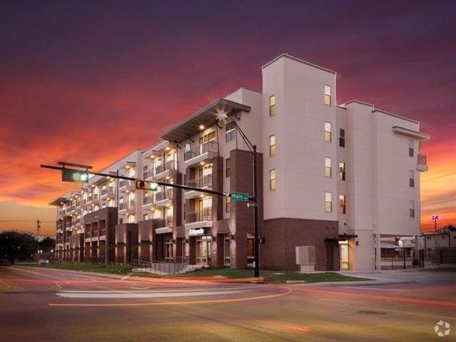 Building Photo - 108 N US Hwy 377 Unit 203 Rental